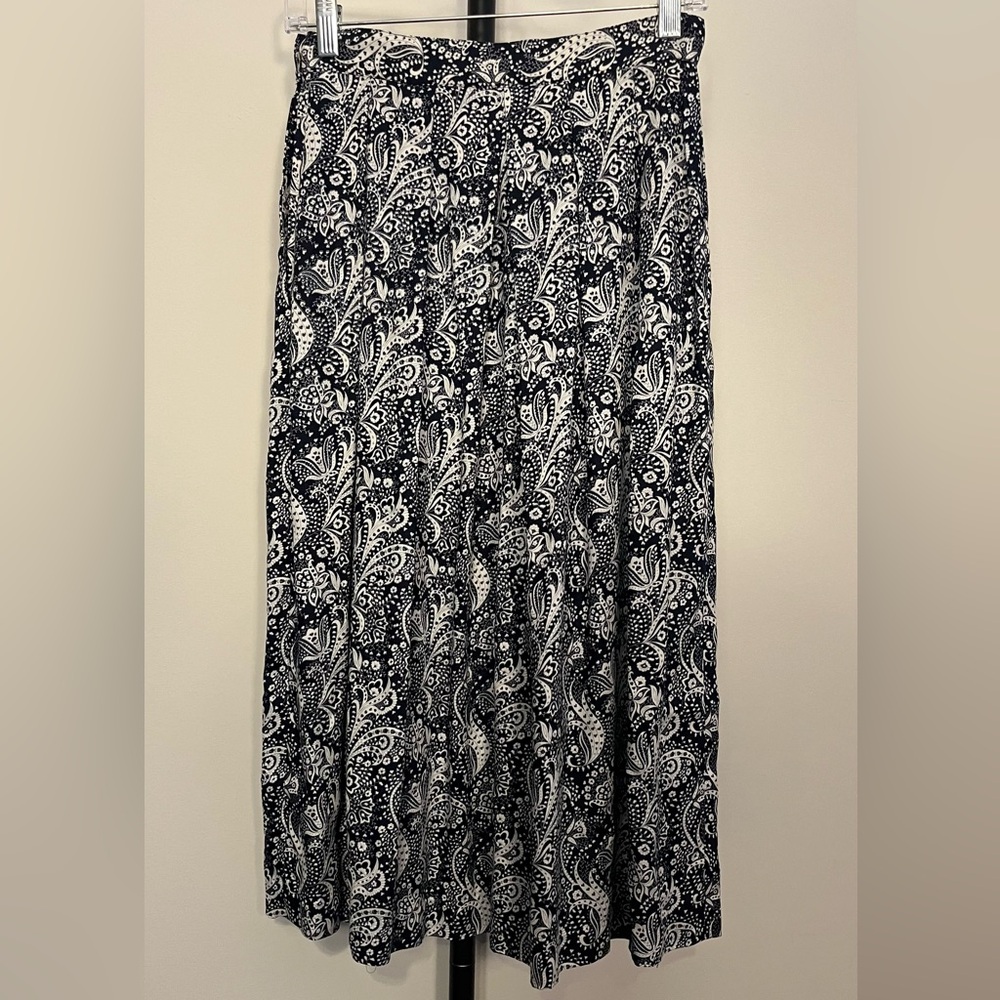 Liz Claiborne Paisley Midi Skirt Navy Blue White Size 6 Petite - Picture 4 of 7